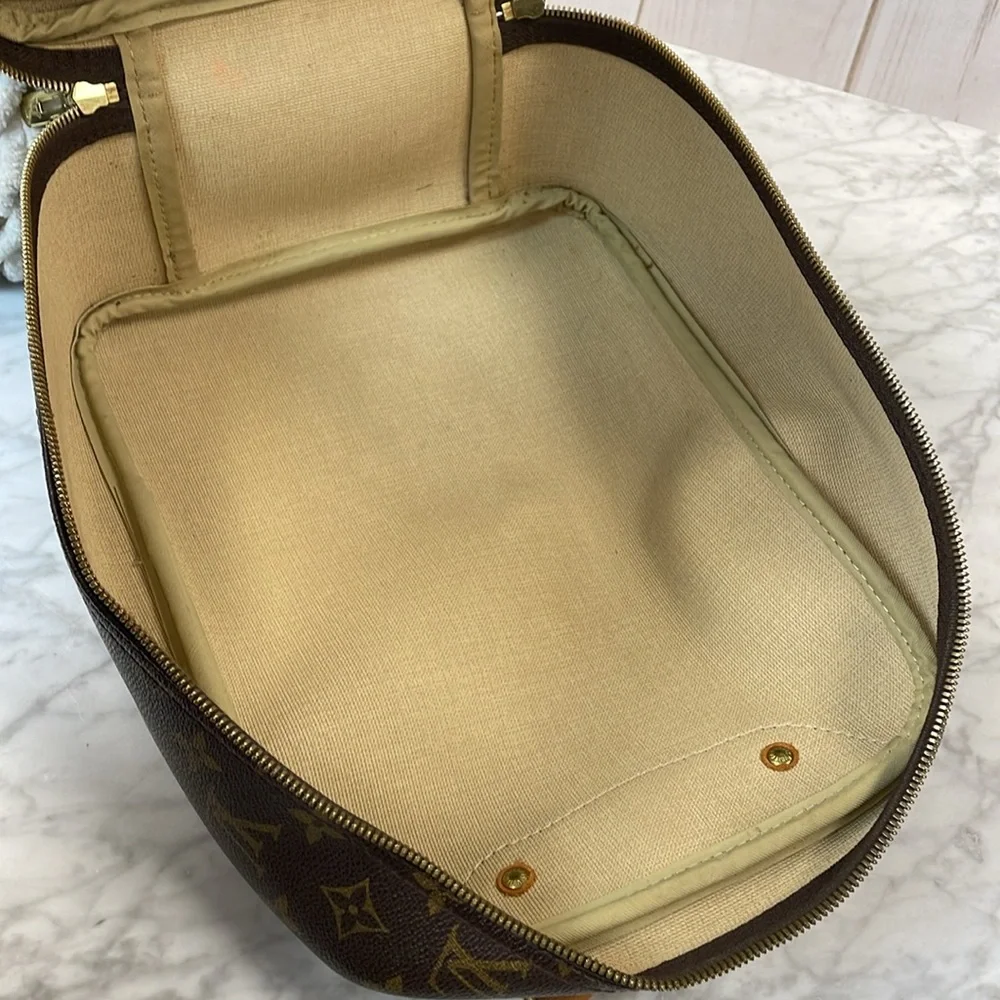 Louis Vuitton excursion bag